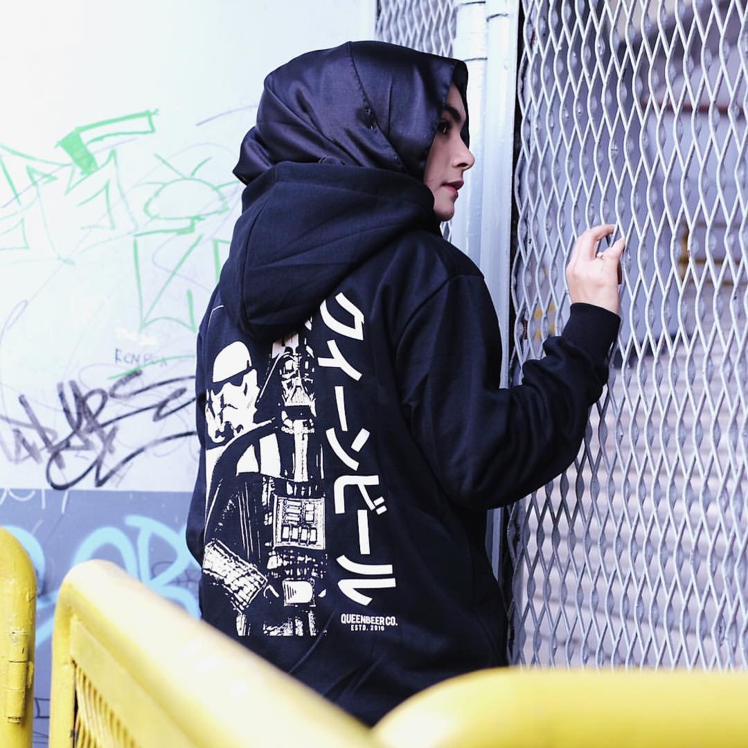 GreenBeeStore's tweet image. HOODIE // DRAKSIDE // @QueenBeerJeans AVALIABLE NOW // IDR 280K
Online order:
WA: 0812-1324-6945
Line@: @Xhv4217o (Use @)