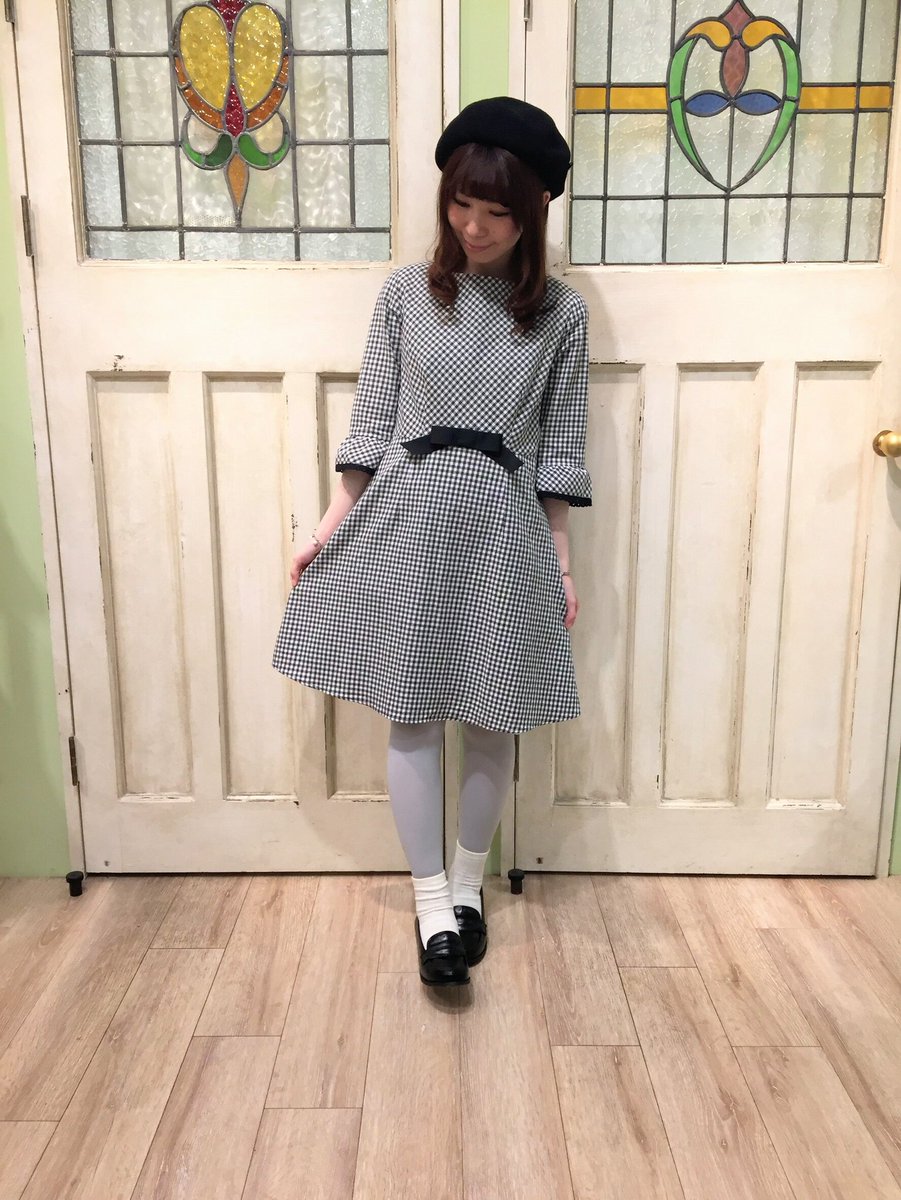 F I N T新宿ミロード店 Ar Twitter こんにちは あずにゃんです 本日のオススメはこちら フロントリボン ギンガムチェックワンピース 8 400 Tax 細かいギンガムチェックで大人可愛いく着こなせる1枚 袖口のレースもさりげないポイントに T Co
