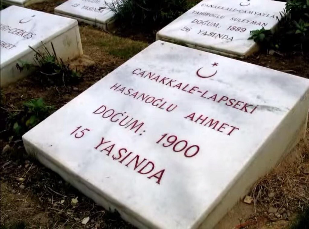 adaletozgurluk2's tweet photo. Heyy Onbeşli...!

Hasanoğlu Ahmet
Doğum :1900 
Şehadet :1915  Çanakkale

 #ÇanakkaleyeYazıyorum https://t.co/u1WRW0Jnzi