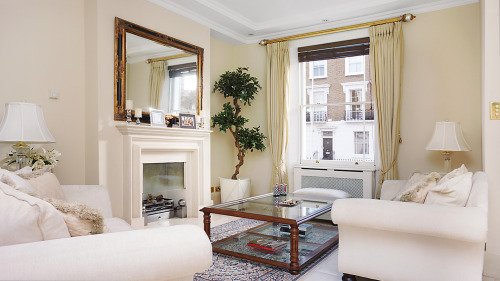 ChelseaBreteuil's tweet photo. New Instruction, Lamont Road, Chelsea, 4 bedrooms, £3300 per... https://t.co/IrkNzqon2d https://t.co/9c6ZLSmCMg
