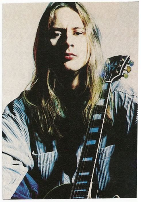 Happy birthday to Jerry Cantrell from Alice in Chains 