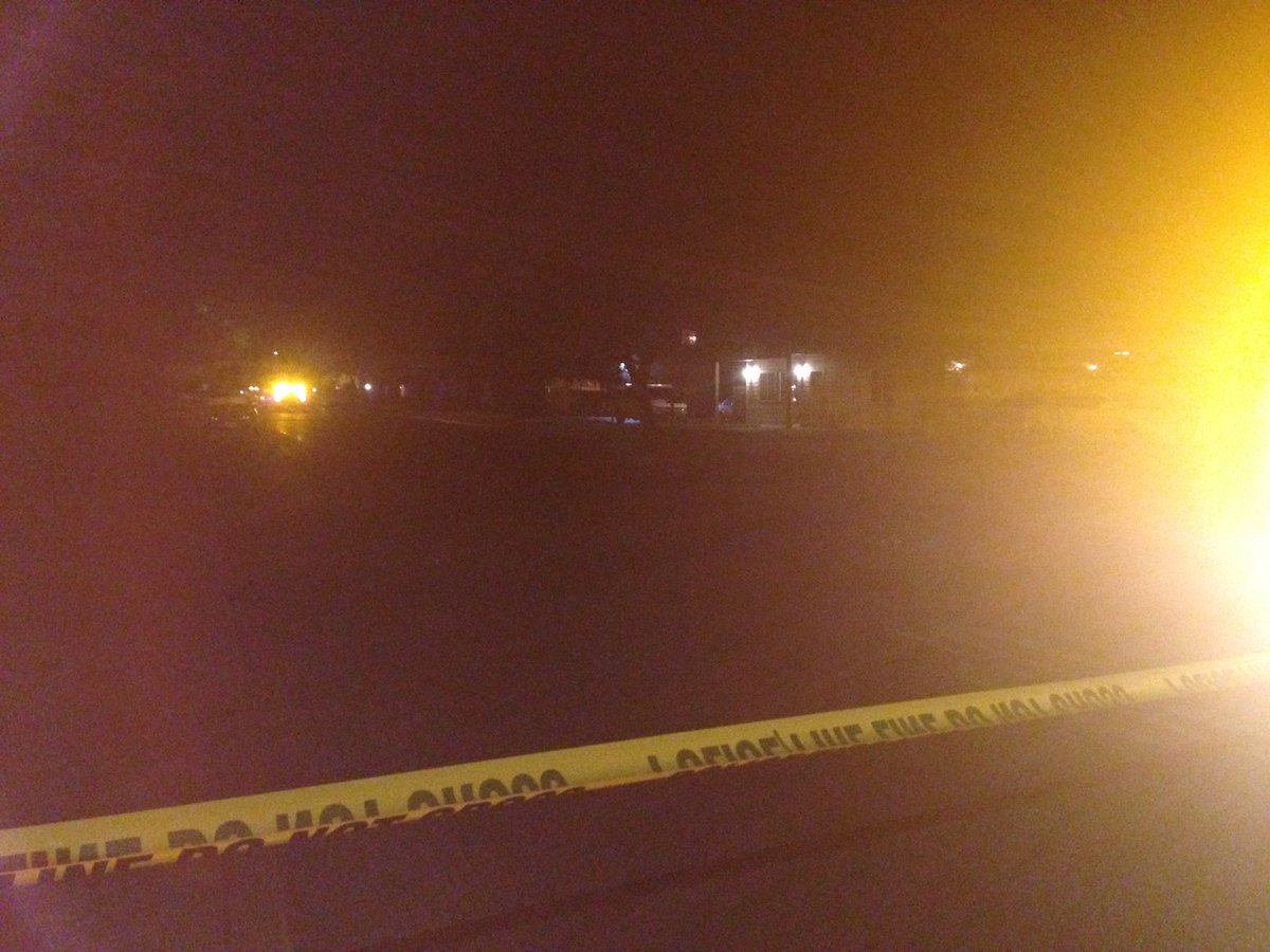 risamjohnson's tweet photo. A few hours ago, an #officerinvolvedshooting took place on W. 4th Ave. I've been here about 2.5 hours. No official information yet. https://t.co/myFiG9QGAZ
