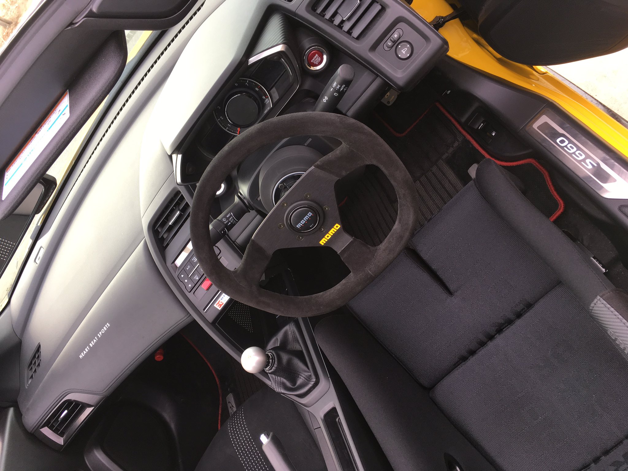 ガスト 遂にハンドル交換 Momo Mod 32f Rapfix Gtc フルバケ導入後の乗降性考えての導入です 圧倒的に乗り降りし易くなりました S660のハンドル交換はセンターディスプレイ装備車じゃないとオーディオ関係操作出来なくなります T