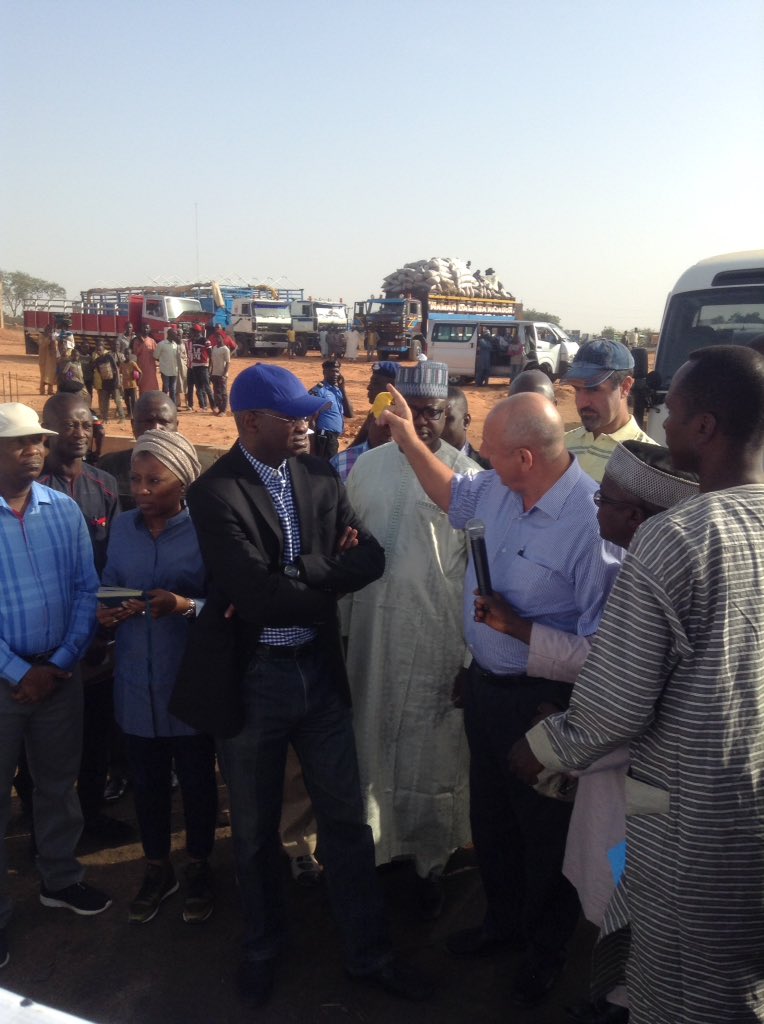 FMWNIG's tweet photo. HM @TundeFashola also inspected the ongoing construction of the 76 housing units in Jalingo, Taraba State #FasholaNETour https://t.co/gBuORjNK2H