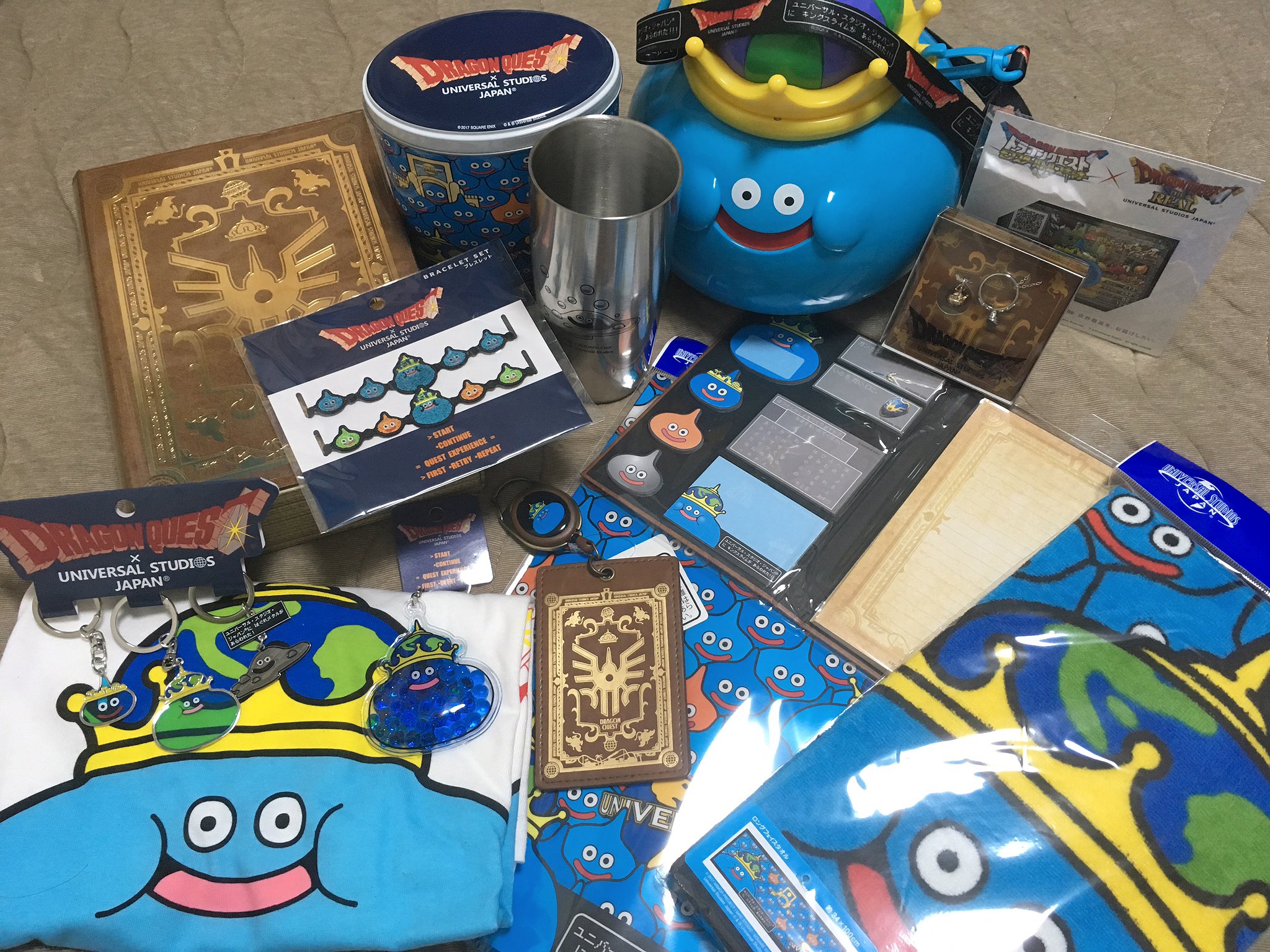 谷崎理子 オリオリの人 ドラクエリアルのグッズを並べました 私は一部 未購入なので 総額は円くらいです 次回はロトの剣とスライムかき氷を手に入れる W ブレスとキーホルダーはもう1個ずつ Usj ドラゴンクエストザリアル