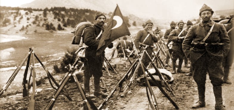 Bir ulus ve vatan yaratan bu kutlu günde #18Mart şehitlerini minnetle anıyoruz.