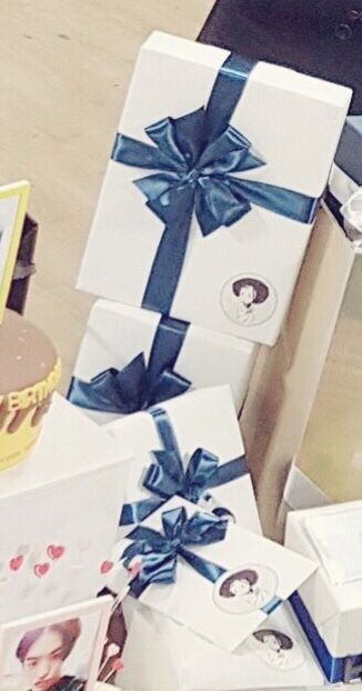 BaiduTakuyaBar's tweet photo. #크로스진 #CROSSGENE #타쿠야 #TAKUYA  Finally!  Our gifts and birthday cake were sent to Takuya! All the best wishes for you. #HAPPYTAKUYADAY ❤ https://t.co/zCzXIAZKAT