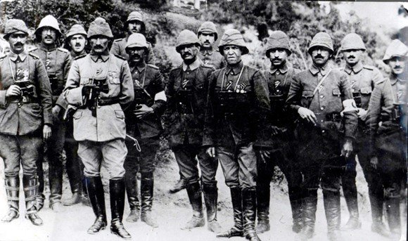 BodrumTaksi's tweet photo. Minnet ve dua ile 🇹🇷 #18mart #çanakkale #şehitlerölmezvatanbölünmez #ekonomiktransfer
#kariatravel #sizeözelturlar #şöförlükirala https://t.co/DTpeygMkUo