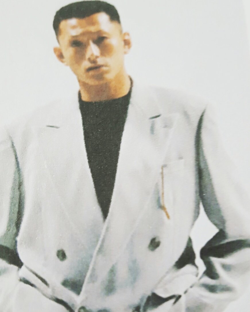 Twitter 上的 黒石高大 むかーしの消したブログ正本してるの見てる なかなか引退させてもらえなくてボス犬の時の写メ見っけ 笑 今よりオッサンじゃん 笑 今より オッサン ダブルのスーツ パンチパーマ ボス犬 いかちぃ 輩 日本男児 T Co Cxrbpstenk