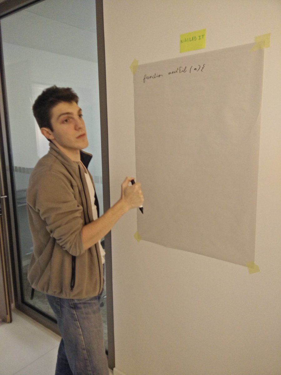 MalcolmFana's tweet photo. Ne pas embêter Ivan, ne pas embêter Ivan...
#hackvaltech #challenge #Fibonacci https://t.co/PcT9dKhu4l