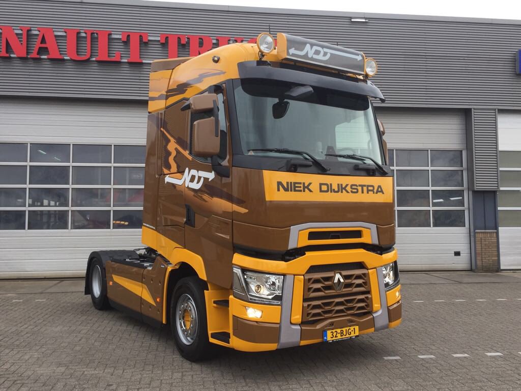 TSJager's tweet photo. 4 nieuwe Renault T 480 HSC voor Niek Dijkstra Transport te #Heerenveen @RenaultTrucksCo https://t.co/VakCBM1HDf