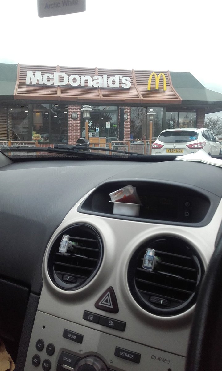 emilydoveton's tweet photo. Current situation... what even is my life today?! Still won't lose weight - other half bought me doughnuts to cheer me up 😱 #4weekspp https://t.co/WX1vKu4V4X