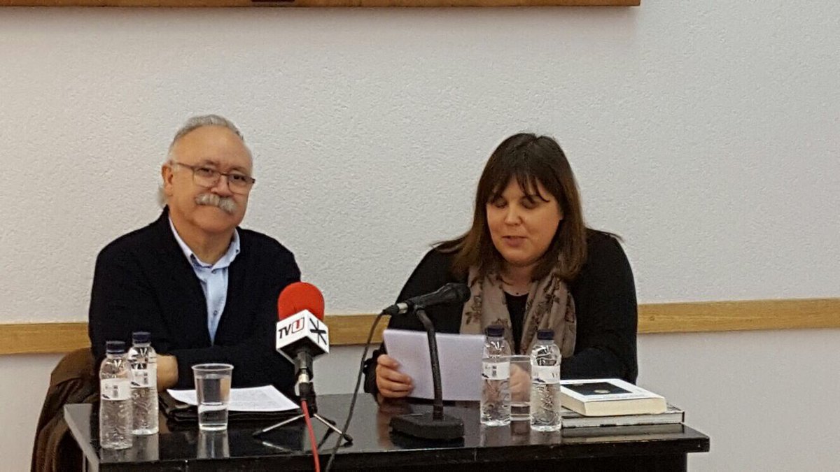 CarodRoviraJLl's tweet image. Amb N.Ventura, batllessa d&apos;Ulldecona, presentant la Història del protestantisme, content de conèixer iniciatives municipals sobre Pere Galès