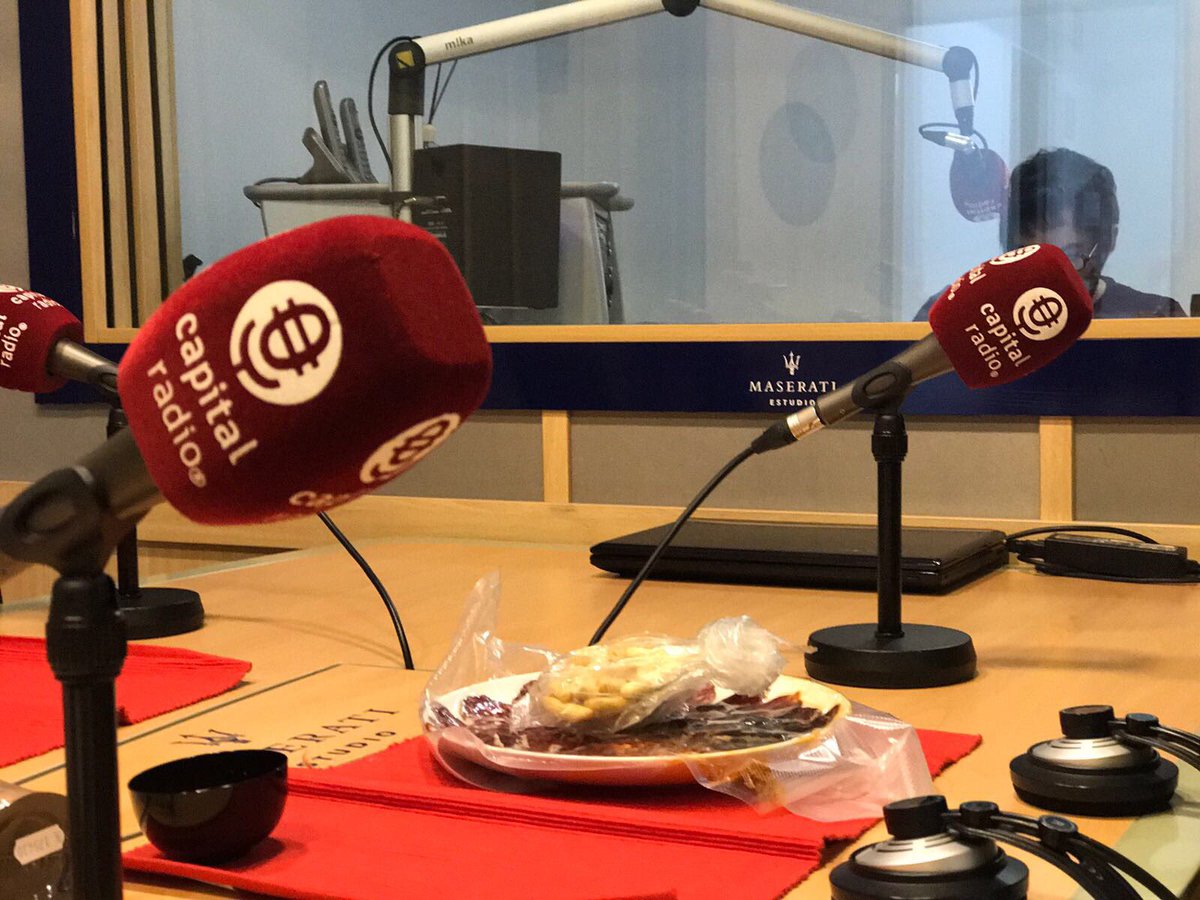 MamenVillalba's tweet image. En 15 minutos estrenamos #la buena vida en @CAPITALRADIOB Con @alfredourdaci y @Juan_Aroca como padrinos de honor! #sintonizanos