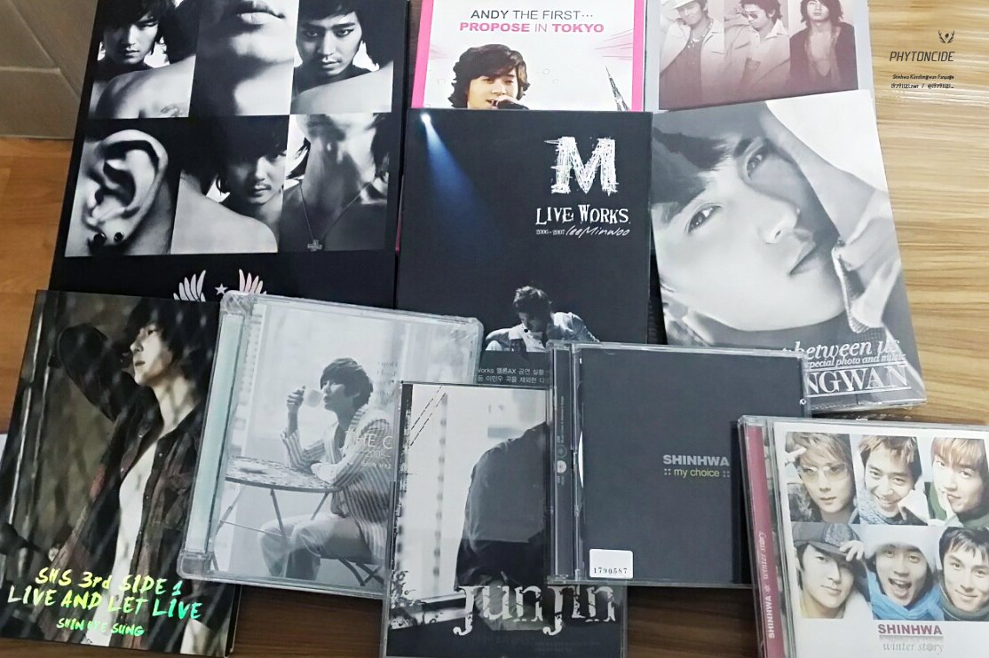 ★나눔RT이벤트★
3월 24일 신화의 19주년을 기념하여 이벤트합니다!
사진에 나와있는 모든 앨범을 단 한분께 드려요!😀
참여방법 - 이 트윗 RT
참여조건 - 신화팬계정
마감날짜 - 3월 24일 자정
발표 - 3월 25일 이후