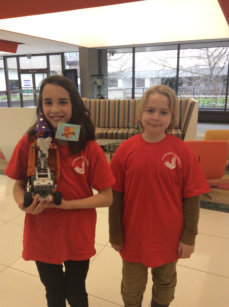 CathedralSE1's tweet photo. Enjoying our Robo racing! #IBMRoboChallenge2017 https://t.co/tUZ1SOa4v1