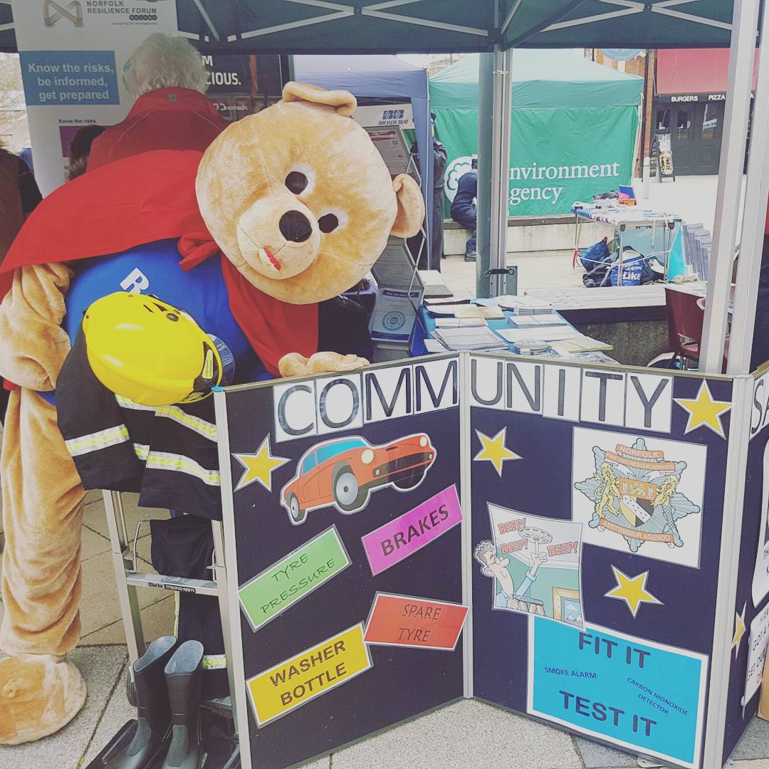NorwichCC's tweet photo. Spreading some important safety messages and having fun at #NorwichPrepared https://t.co/g9Bl1mTlSo
