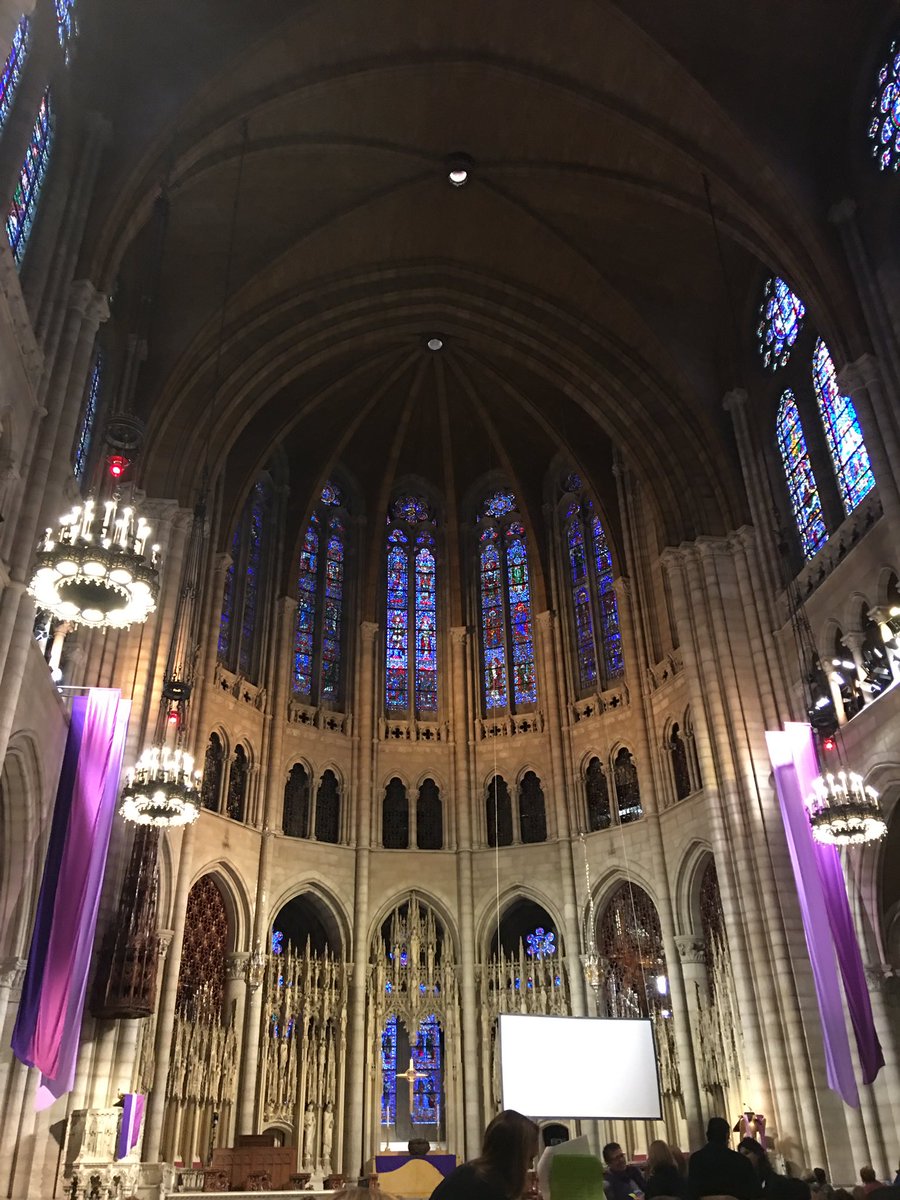 Ready to learn! #can'tchoosesomanygoodsessions <a href="/TCRWP/">TCRWP</a> @mtelischak <a href="/Kristin278/">Kristin Mueller</a>