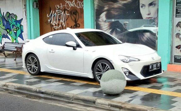 860+ Gambar Mobil Mewah Parkir HD