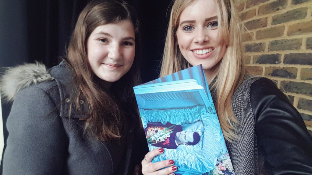 benebatchlock's tweet image. HAMLET TIME🎭🙈