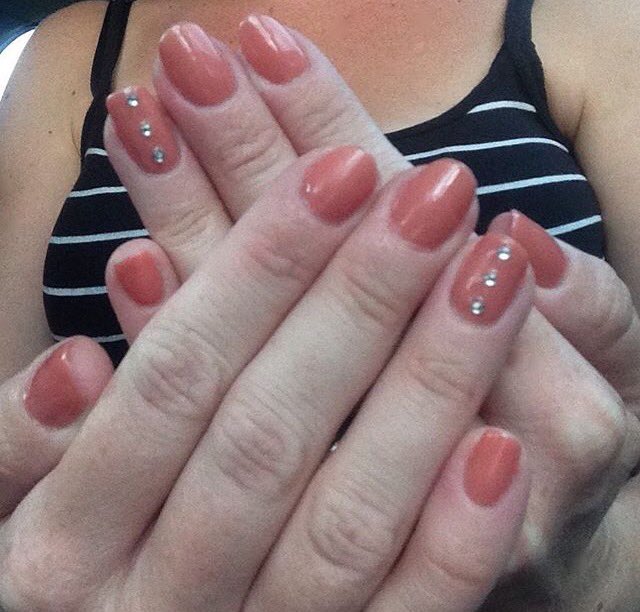 abzsmith27's tweet photo. Shellac nails💅🏻 gems 💎 https://t.co/pMNrXrbV9T