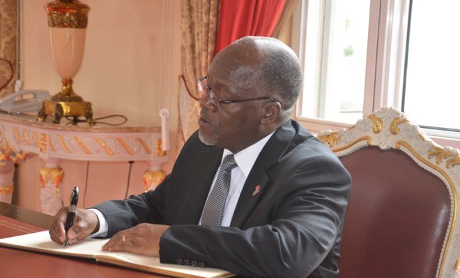 Rais Magufuli akubali ombi la kuipatia Kenya madaktari 500 watakaoisaidia kukabiliana na tatizo la uhaba wa madaktari katika vituo vya tiba.