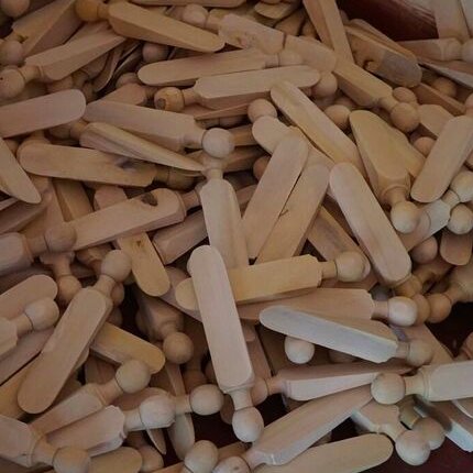 meetthewedgies's tweet photo. Hundreds of handcrafted Wedgies ready to be painted #Behindthescenes #creativelifehappylife #mycreativebiz #makersmovements https://t.co/wBz9im4led