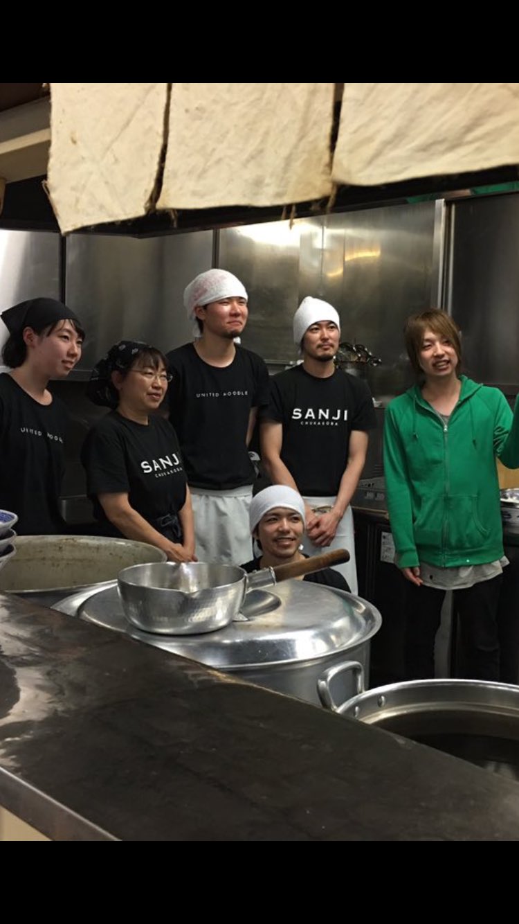 טוויטר 陽はまたのぼる בטוויטר 中華蕎麦サンジさん 小山 中華蕎麦 つい 店内連食してしまいました 篠塚さんの人柄が全面に出た優しい 濃厚豚骨魚介でした 5年前につけ麺博で一緒に働かせてもらった以来の再開でした たくさん お話も出来て お腹も心も満た