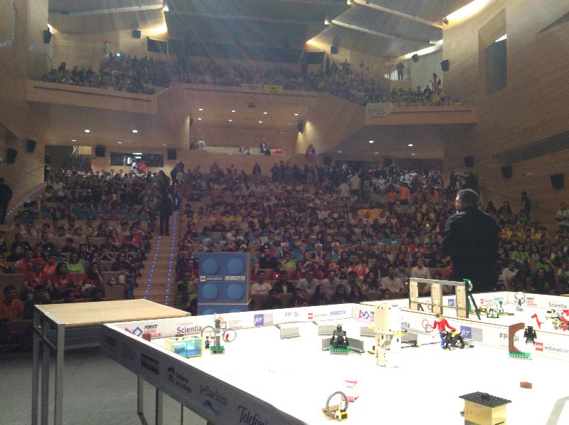 ROBOTIX_'s tweet photo. ¡Empieza la #FLLGRANFINAL17 en @Riojaforum! ¡Mucha suerte a todos los equipos en este emocionante día lleno de valores! @FLLSpain #FLLSPAIN https://t.co/JLOnkC5byj