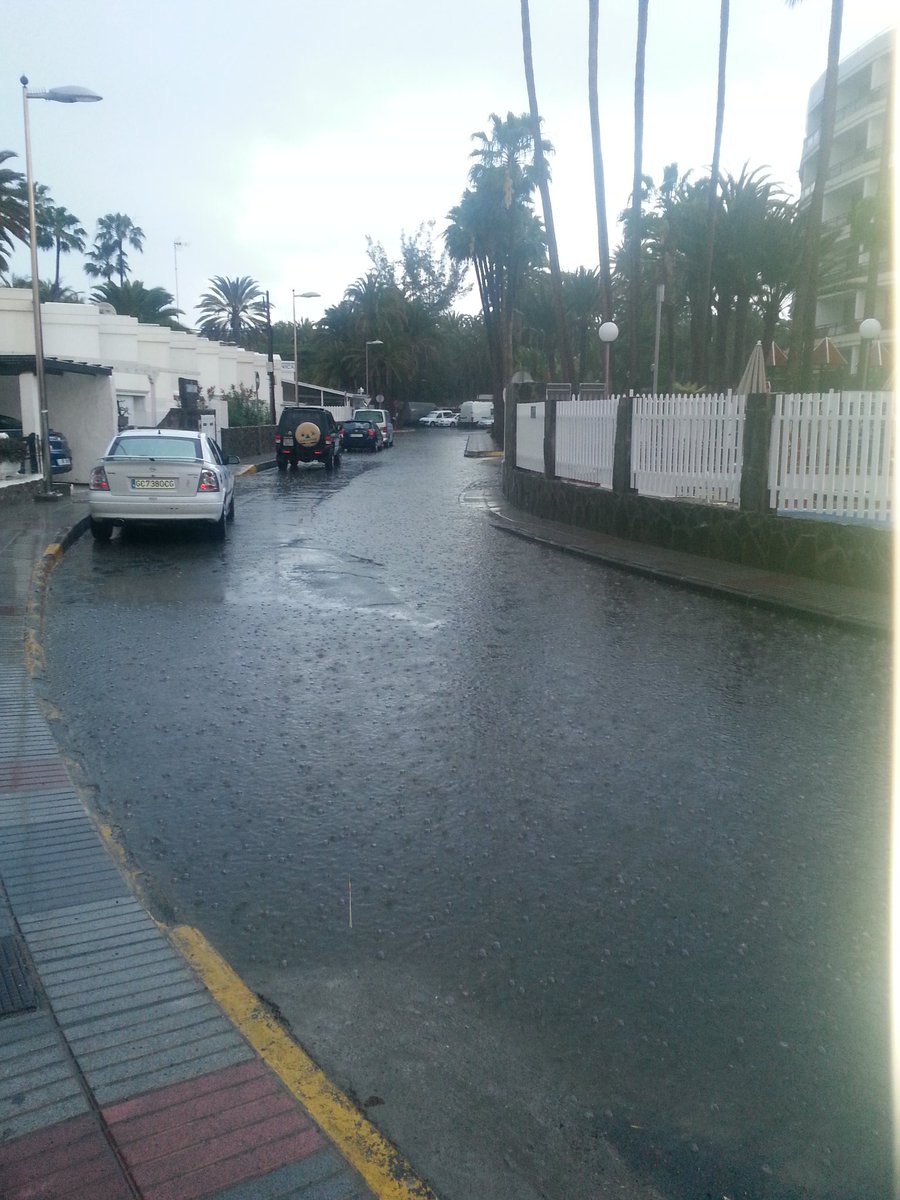 _PacoBrito_'s tweet photo. #Lluvias #FMACANARIAS @MeteoRTVC @meteogc @AEMET_Canarias @112canarias @ElTiempoes @AytoSBT #GranCanaria #Maspalomas https://t.co/FZzTjdhyN0