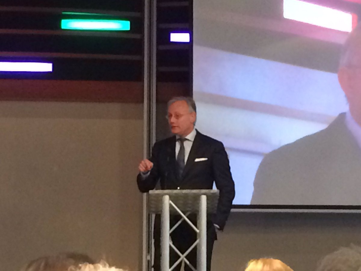 GriffierAA's tweet photo. Bij de #Discon17 in het @Theaterhotel #Almelo spreekt @arjengerritsen over gemeentelijk perspectief in de zorg, nu #doen, innovatief en slim https://t.co/it10RuTUJF
