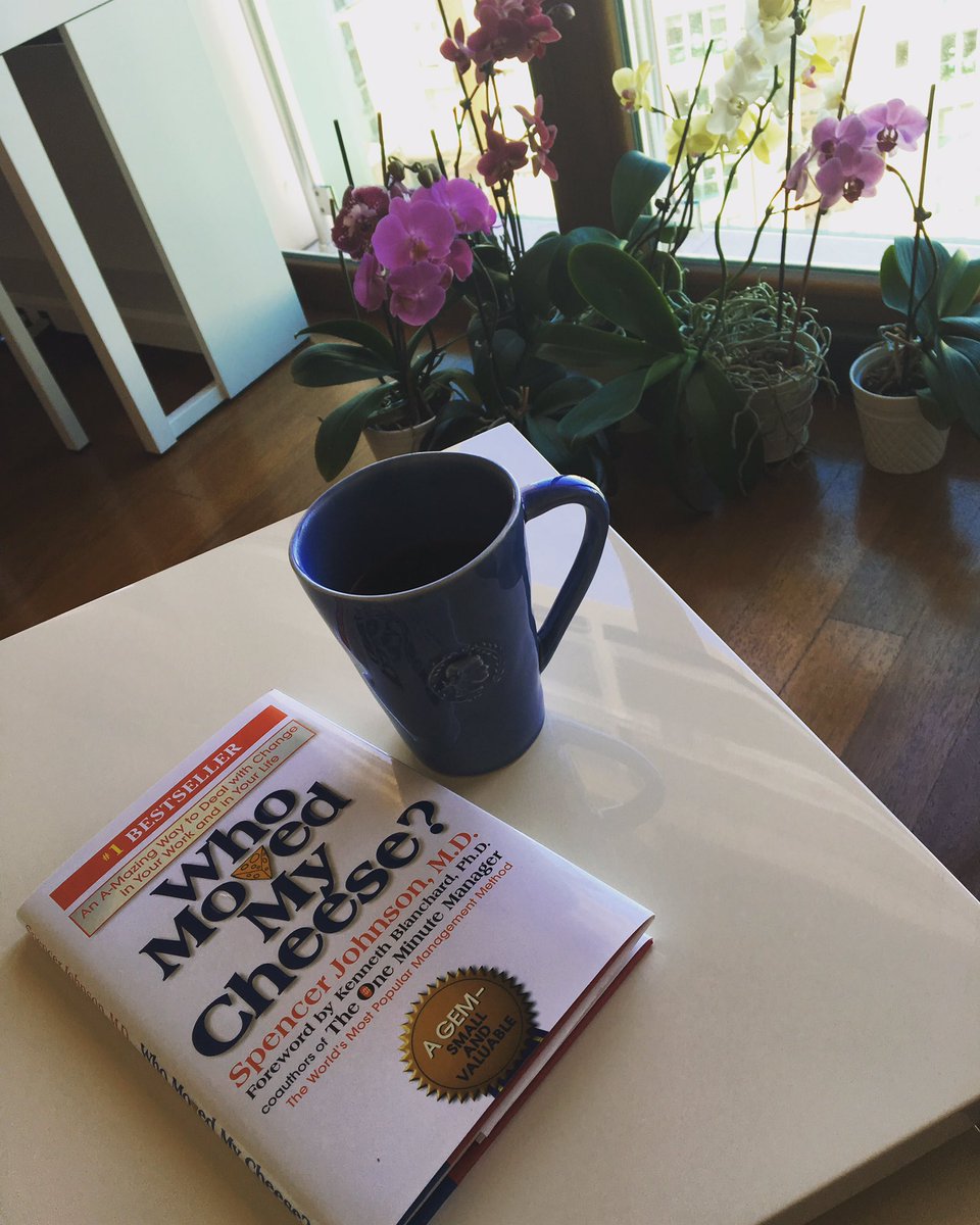 NevcihanM's tweet photo. Morning read๐โ๏ธ #booklovers #Anicebook #coffeelovers #weekending #dealwithchange #enjoy https://t.co/wyjYrncHk9