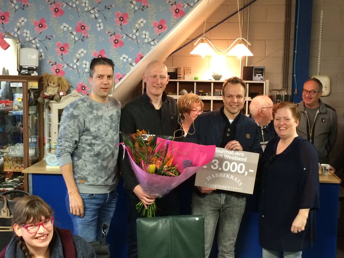 WoW! Zojuist een cheque van maar liefst € 3000 in ontvangst mogen nemen van kringloopwinkel Habbekrats voor onze acties #daarwordenwestilvan