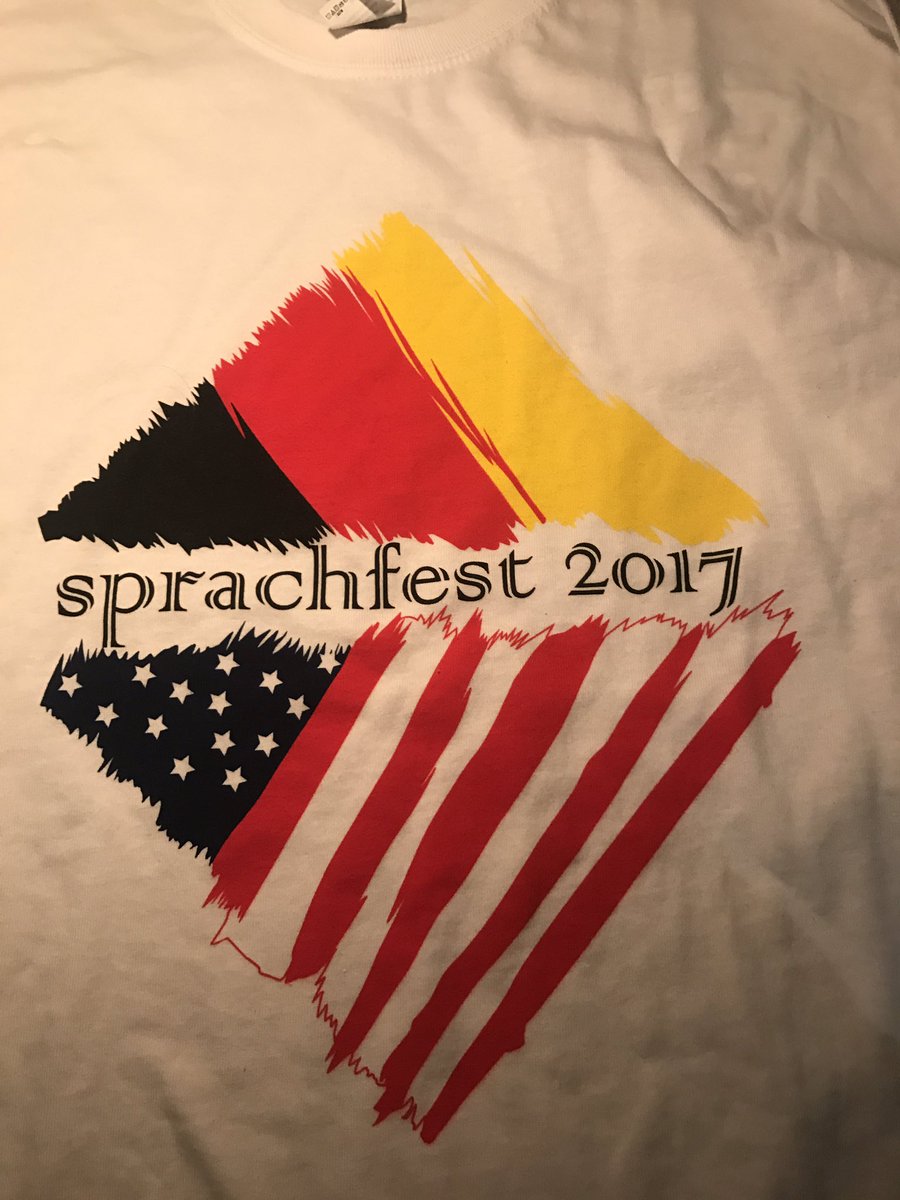Frau_Kahn's tweet photo. Keep your fingers crossed for @MHSMassapequa German students competing in #sprachfest2017 today. #deutschchiefs #msddeutsch @PequaWorldLang https://t.co/tooFzfK8DK