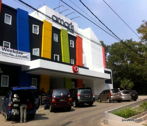 infobdg's tweet photo. Liburan di Bandung mau nginep di tengah kota? Ini Penginapan Murah di Sekitar Jalan Riau Bandung https://t.co/Hpd5BB8A0r  #wisataBDG https://t.co/EN85kAobq1