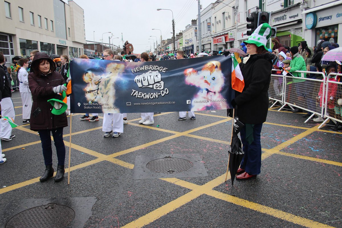 TTNewbridge's tweet photo. Great Sporting Clubs participating in #Newbridge #StPatricksDay parade 
@NewbridgeVolley
@NewbridgeTownFC
#Taekwondo
#Community #BígíLinn https://t.co/NLaVPDSGzo