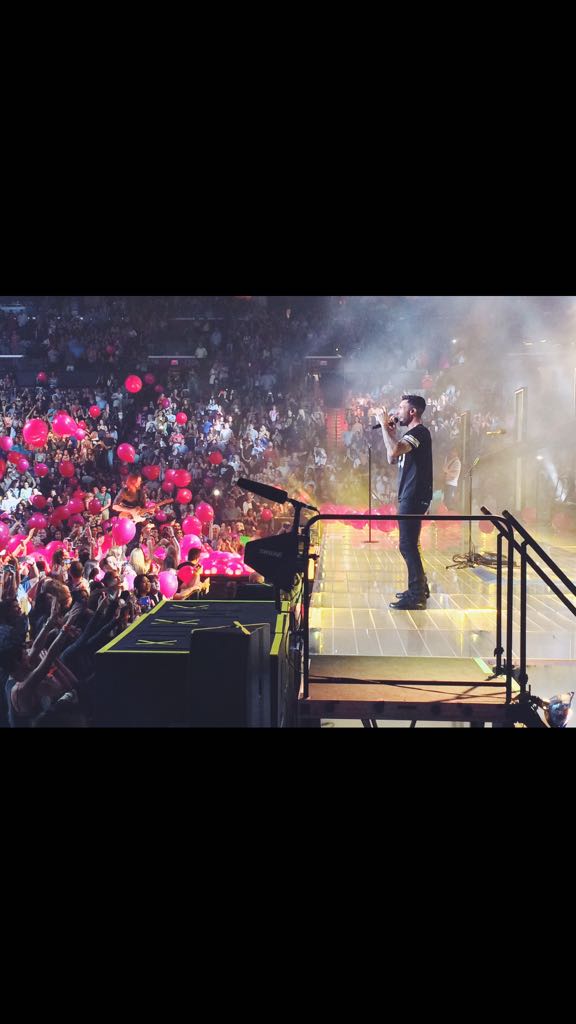 mscolleenalexis's tweet photo. Happy birthday to bae & fellow march baby @adamlevine 💚 #maroonvtour https://t.co/juQlUmMRRC