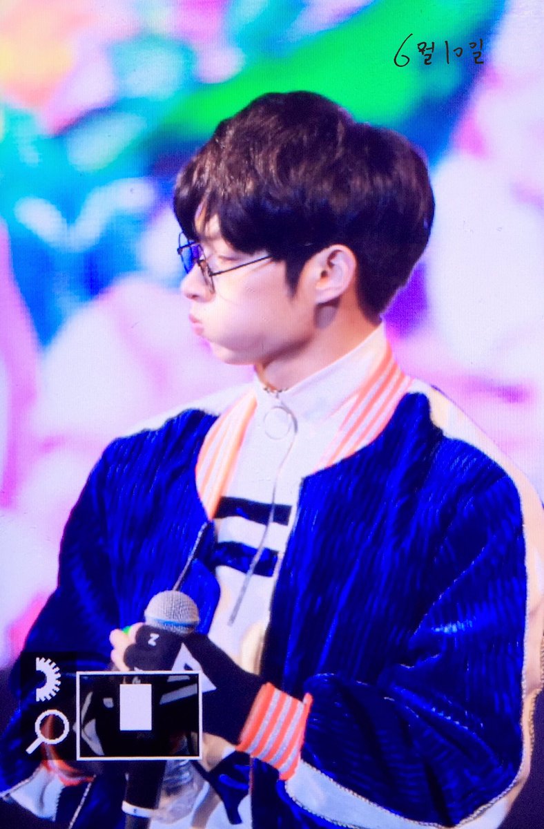 #세븐틴 #붐붐 #준 #준휘 #SEVENTEEN #JUN <a href="/pledis_17/">세븐틴(SEVENTEEN)</a> 
眼镜好可爱😭
