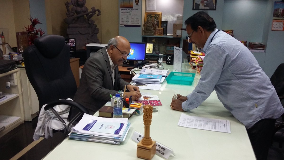 tscohandlooms's tweet photo. Prof. A.VenuGopal Reddy Vice Chancellor, JNTU Hyderabad has Joined in the Chenatha Lakshmi Scheme on 17.03.2017 https://t.co/JQxNNVrbEi