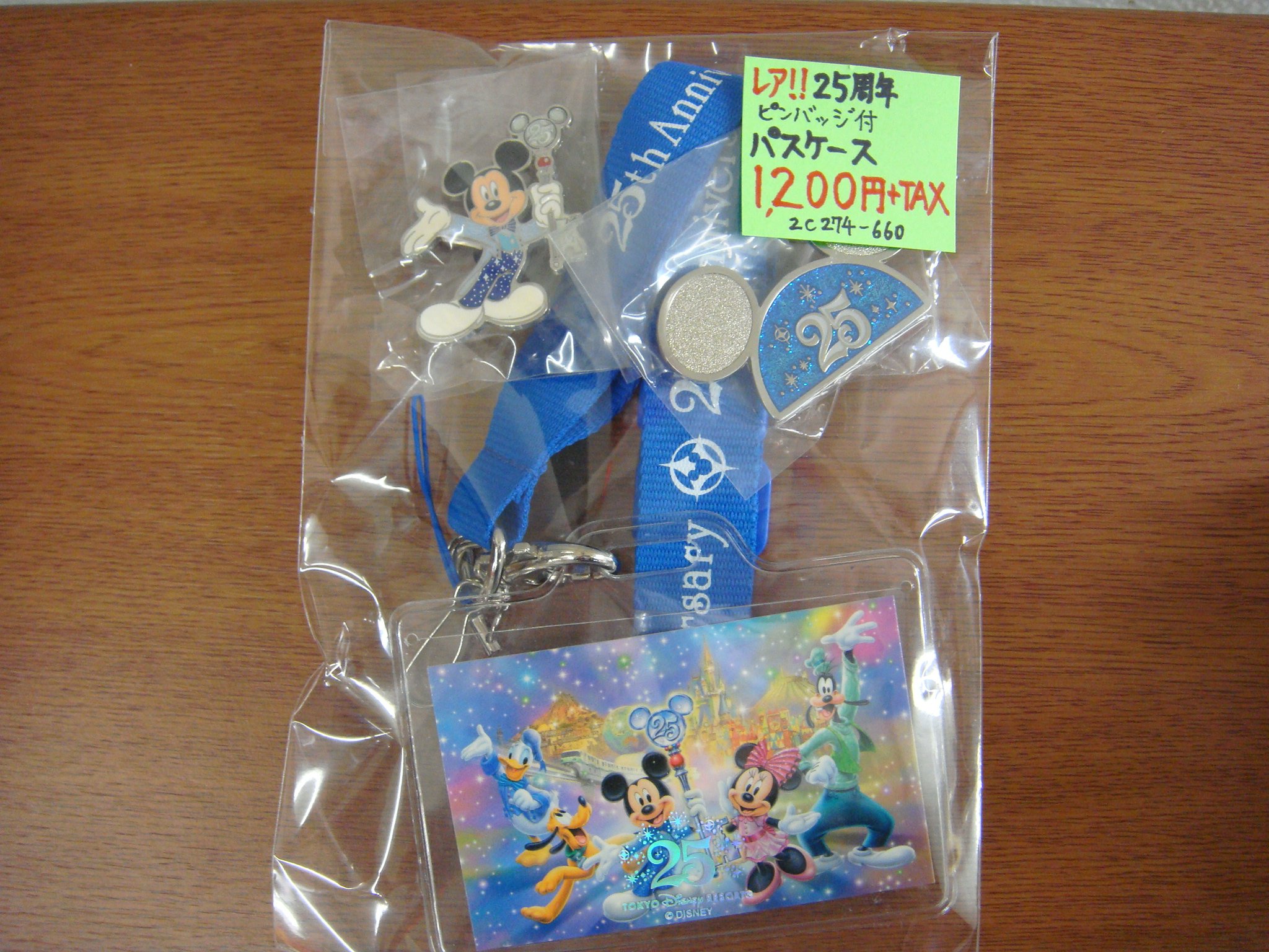 レンタルショーケース Cubestyle 2c274case入荷 ディズニー 25周年 ピンバッジ付パスケース アンバサダーホテル ミッキー ミニー メモスタンド 30周年 ディズニーリゾートライン ピンバッジ T Co 09cnhatjnm Twitter