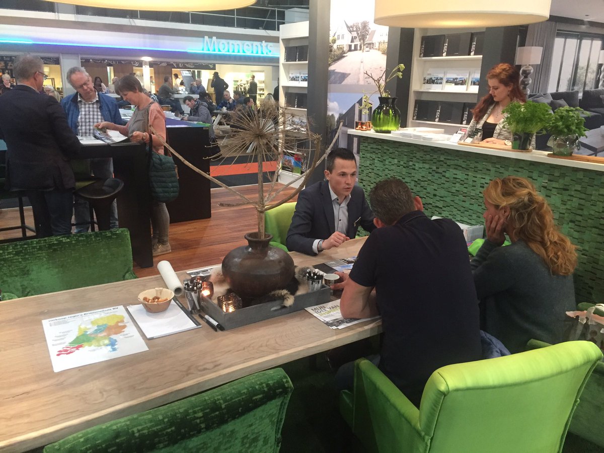 thuisinbouwen's tweet photo. Komt u vandaag of morgen ook nog naar de @beurseigenhuis in de #jaarbeurs in @GemeenteUtrecht ? 
Bezoek dan ook onze @brummelhuis038 #stand! https://t.co/DvvfHAVvp9