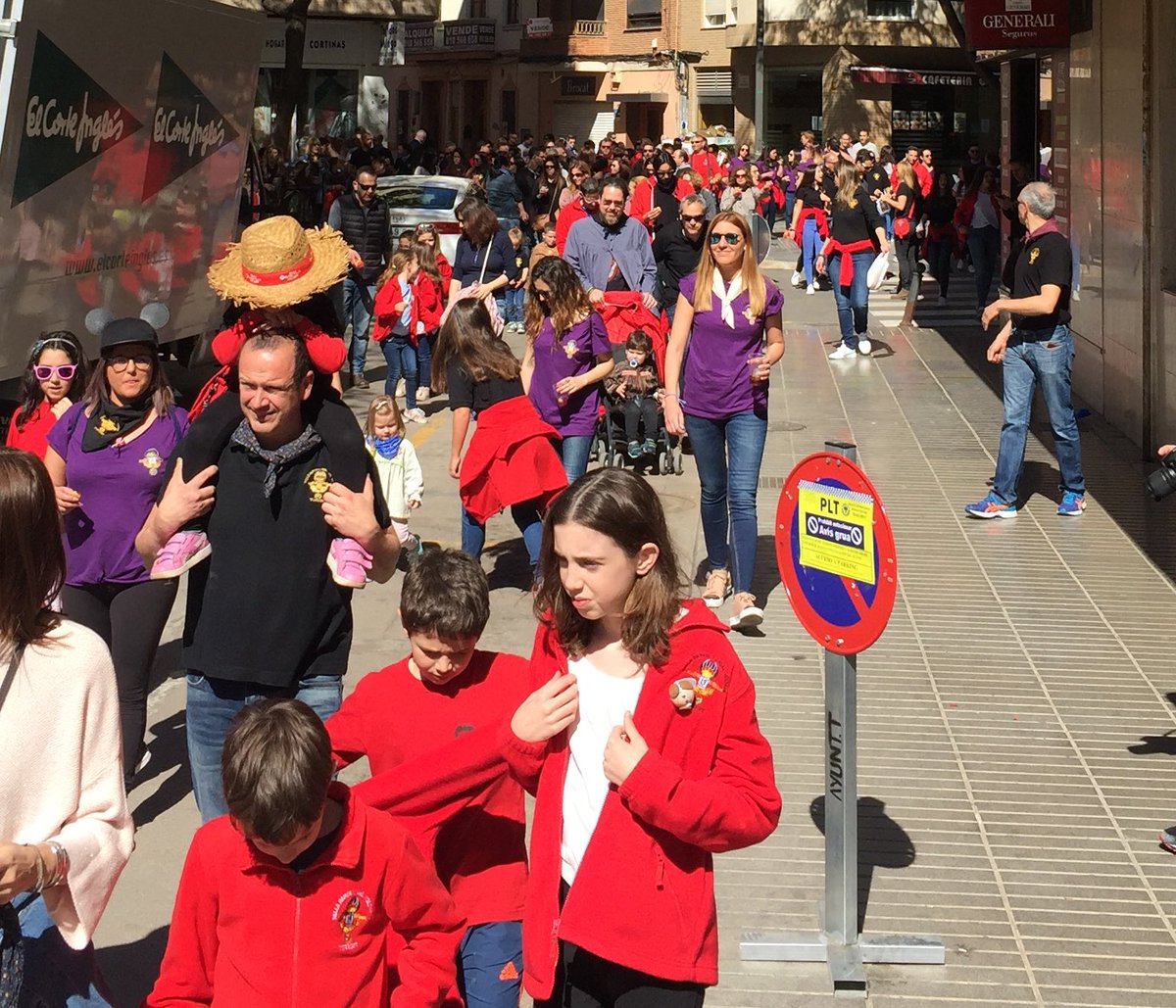 F_RamonyCajal's tweet photo. Hui toca omplir #Torrent de música, alegria i diversió i aprofitar qualsevol moment per disfrutar!!! #falles17 @F_RamonyCajal #fryc2017 https://t.co/8dUa3VUIqD