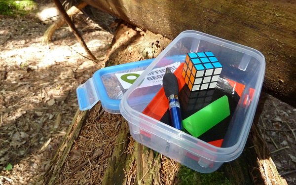 WandelWeek's tweet image. Met geocache ga je met je GPS of smartphone op zoek naar een schat. Kijk voor info op wandelweek.com. #geocaching #valkenswaard