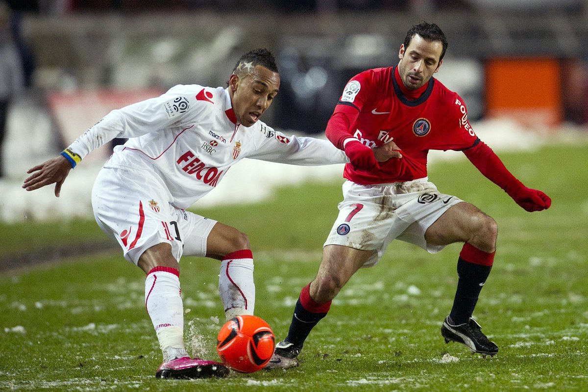 ActuFoot_'s tweet photo. Pierre-Emerick Aubameyang a passé la première moitié de saison 2010/11 en prêt à Monaco, marquant deux fois en 23 matchs. https://t.co/KzQzLh2EDc