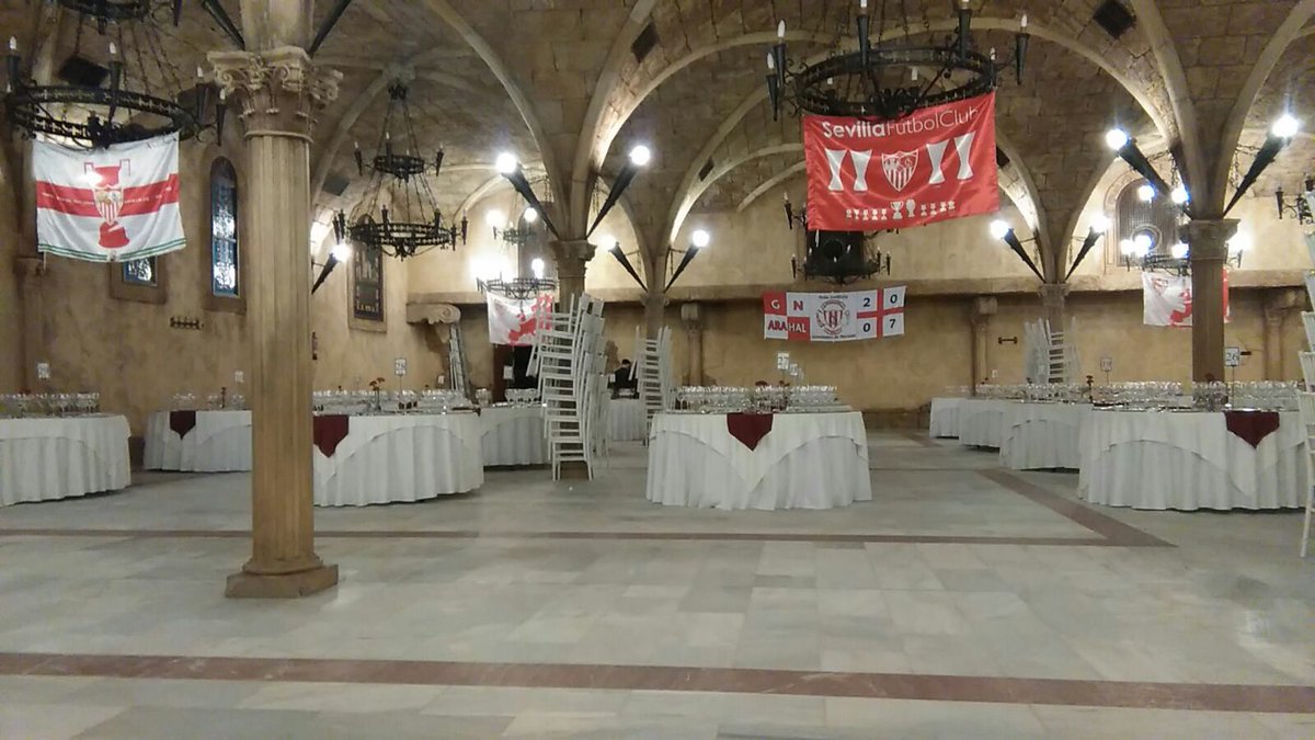 Todo preparado para nuestra comida de gala, en la que celebramos 10 años como peña sevillista, gracias a todos los socios x hacerlo posible.