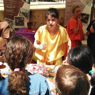 BarcinoOriens's tweet photo. Demà diumenge dia 19 #DiaDelPare
III Festa Romana - 2n aniversari del Museu Romà @MuseuRomaPM #CanFerrerons #PremiàDeMar
Vos expectamus! https://t.co/S0kD3Xpw7S