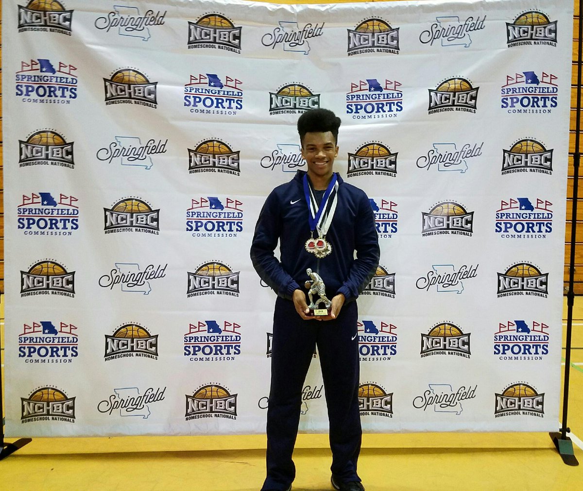 Hammond3Penny's tweet photo. J Hammond@YoungDisciple99 
#SouthCentral16URegionalChampions
#JuniorAllRegional1stTeam #OffensivePOY
#18&amp;16U3ASilverBallNatlChampions https://t.co/CgbvjrzY1P