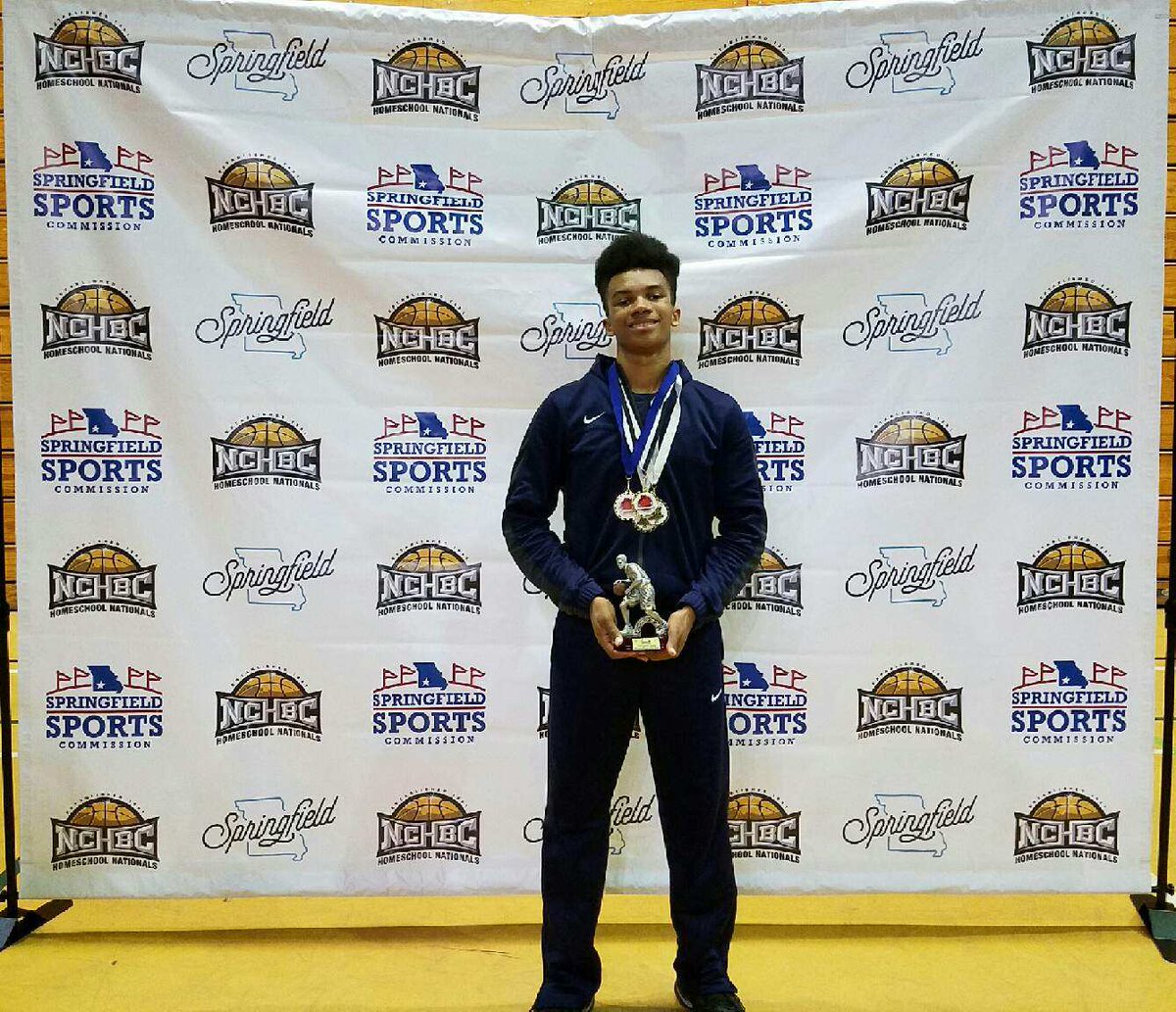 Hammond3Penny's tweet photo. J Hammond@YoungDisciple99 
#SouthCentral16URegionalChampions
#JuniorAllRegional1stTeam #OffensivePOY
#18&amp;16U3ASilverBallNatlChampions https://t.co/CgbvjrzY1P