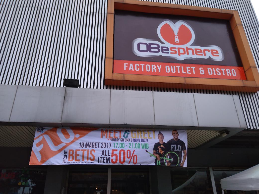 Ke OBesphere sekarang guys , kita Belanja produk <a href="/flodistro/">Flo Distro Corp.</a>  Bareng Artis . Bang Tigor &amp; Botay Agata ada disini lohh