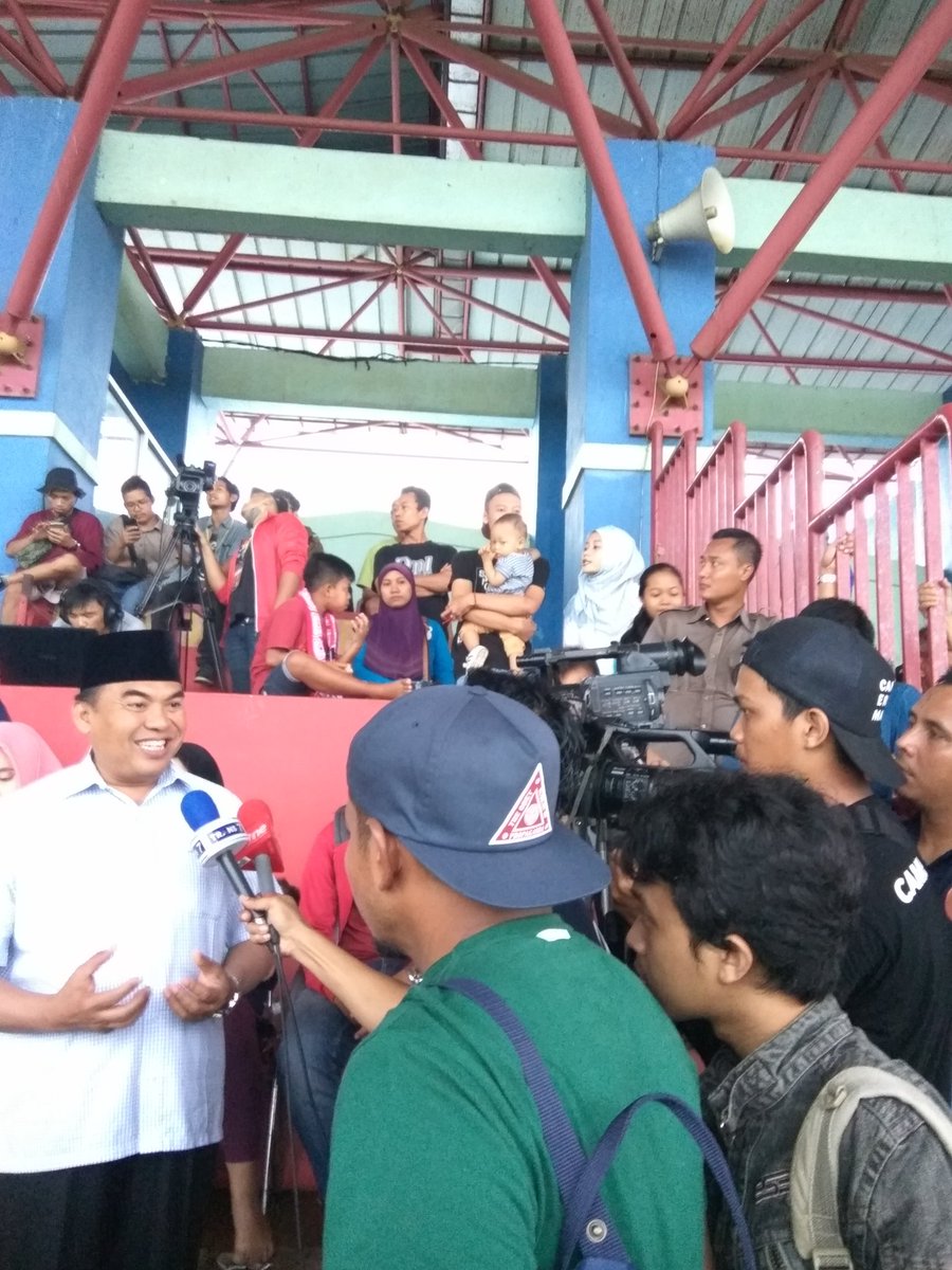 mskpun kalah 1-3, tp permainan persijap yg diisi pmain muda2 bs mengimbangi pemain sprt adam alis firman utina, syamsul arif
#bravopersijap